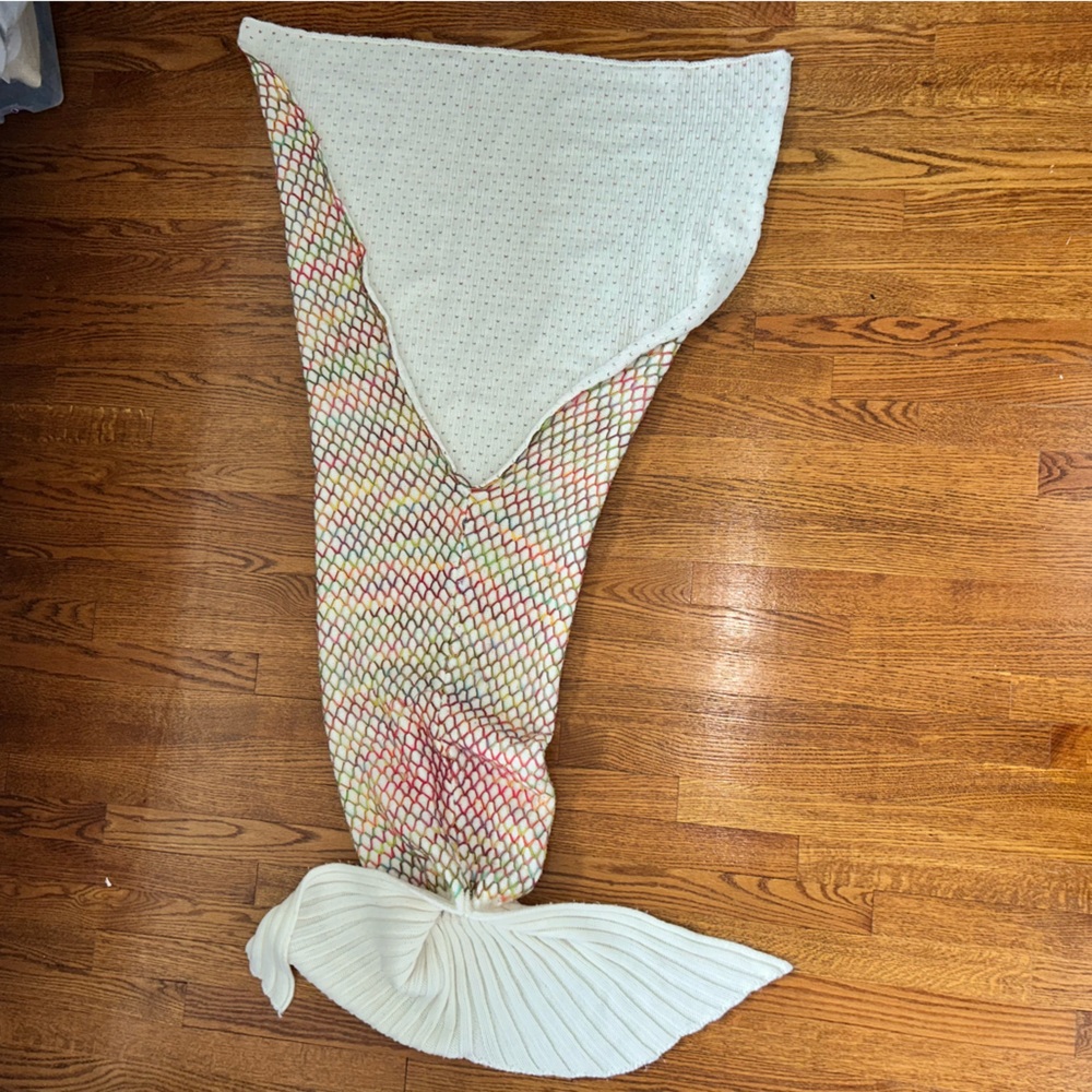 Mermaid Tale Crochet Blanket - Picture 3 of 12